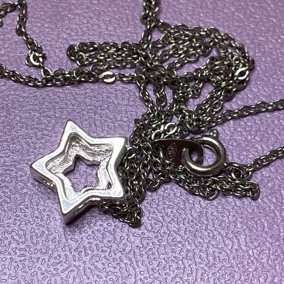 💛 Y2k Silver Tone Crystal Star Necklace - Picture 6 of 7